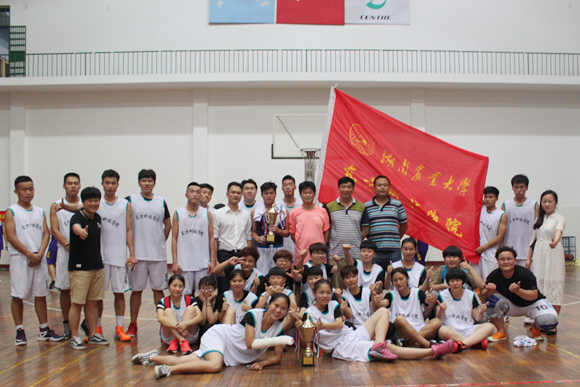 学院男、女篮球队赛后合影.JPG