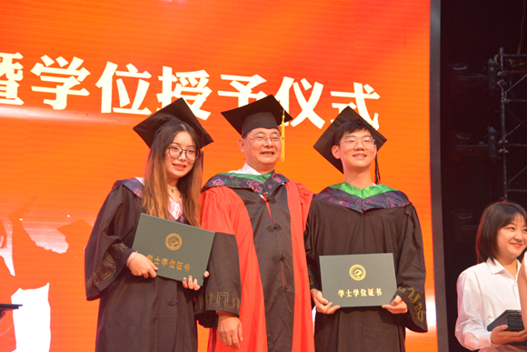 5d246c4e170dc27ff7099dd144cfb2b.jpg